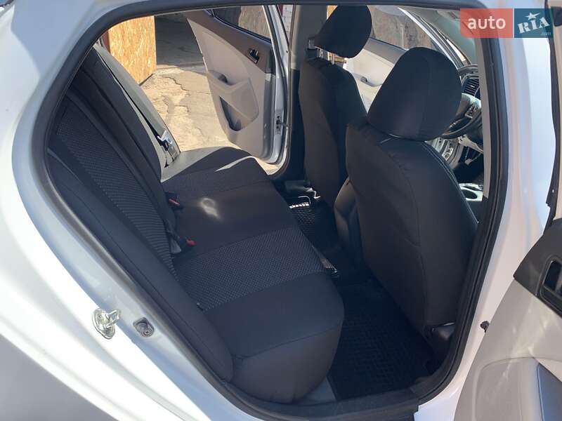 Седан Kia Optima 2013 в Запорожье