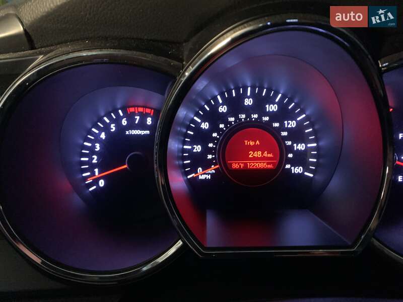 Седан Kia Optima 2013 в Запорожье