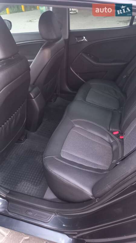 Седан Kia Optima 2012 в Хмельницком