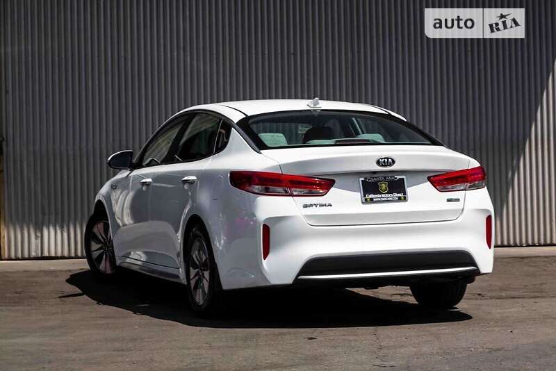 Седан Kia Optima 2017 в Львове