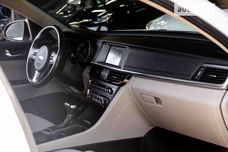 Седан Kia Optima 2017 в Львове