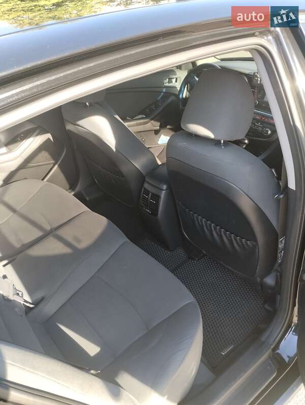 Седан Kia Optima 2014 в Житомире