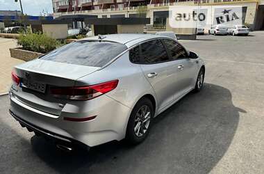 Седан Kia Optima 2019 в Умані