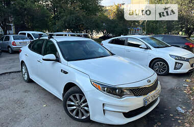 Седан Kia Optima 2016 в Львове