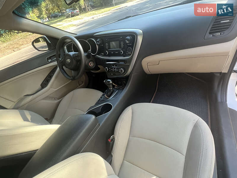 Седан Kia Optima 2015 в Днепре