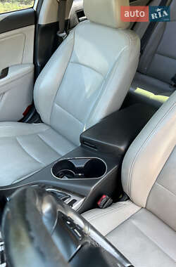 Седан Kia Optima 2014 в 
