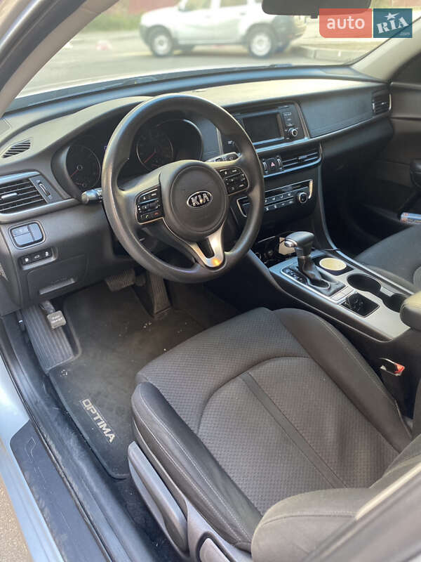 Седан Kia Optima 2017 в Запоріжжі