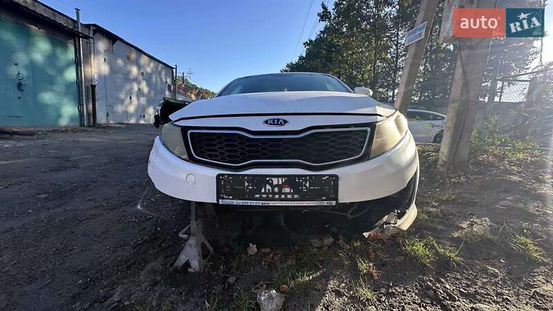 Седан Kia Optima 2012 в Вишневому фото 8 Седан Kia Optima 2012 в Вишневому