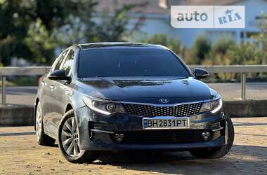 Седан Kia Optima 2016 в Сараті