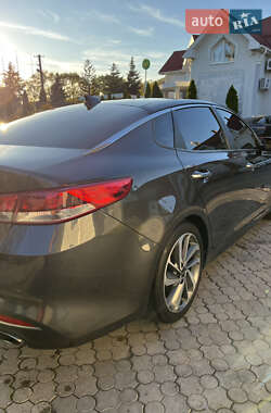 Седан Kia Optima 2017 в 