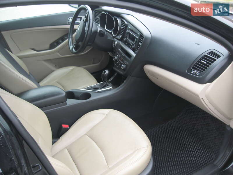 Седан Kia Optima 2011 в Киеве