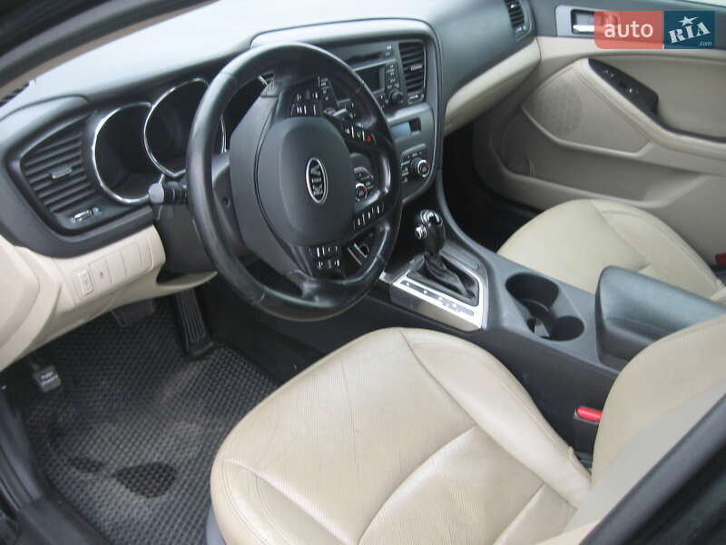Седан Kia Optima 2011 в Киеве