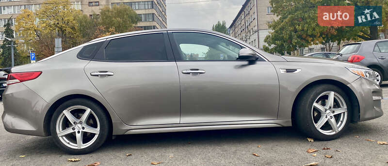 Седан Kia Optima 2017 в Днепре