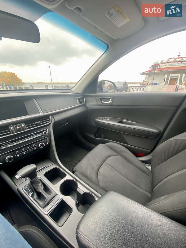 Седан Kia Optima 2017 в Днепре