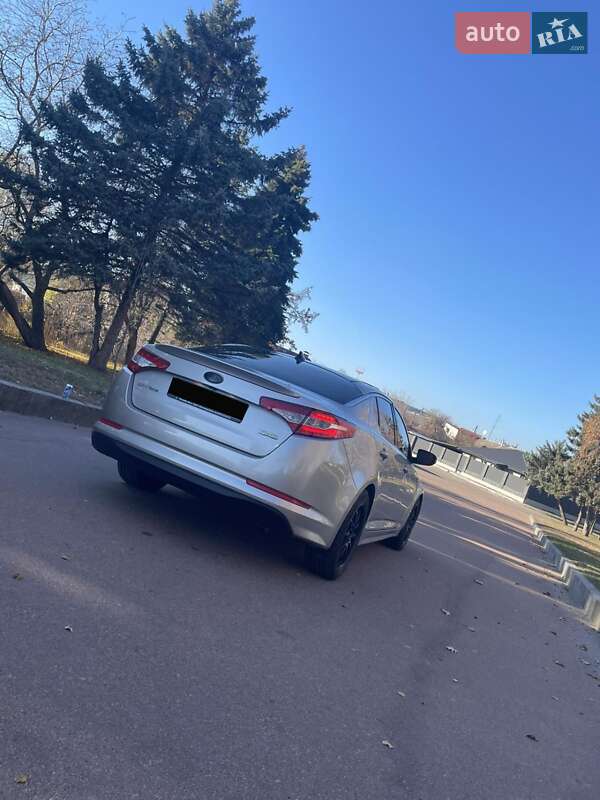 Седан Kia Optima 2012 в Житомире