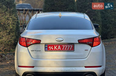 Седан Kia Optima 2013 в Дрогобичі