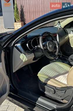 Седан Kia Optima 2014 в 