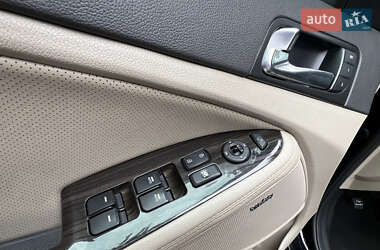 Седан Kia Optima 2013 в 