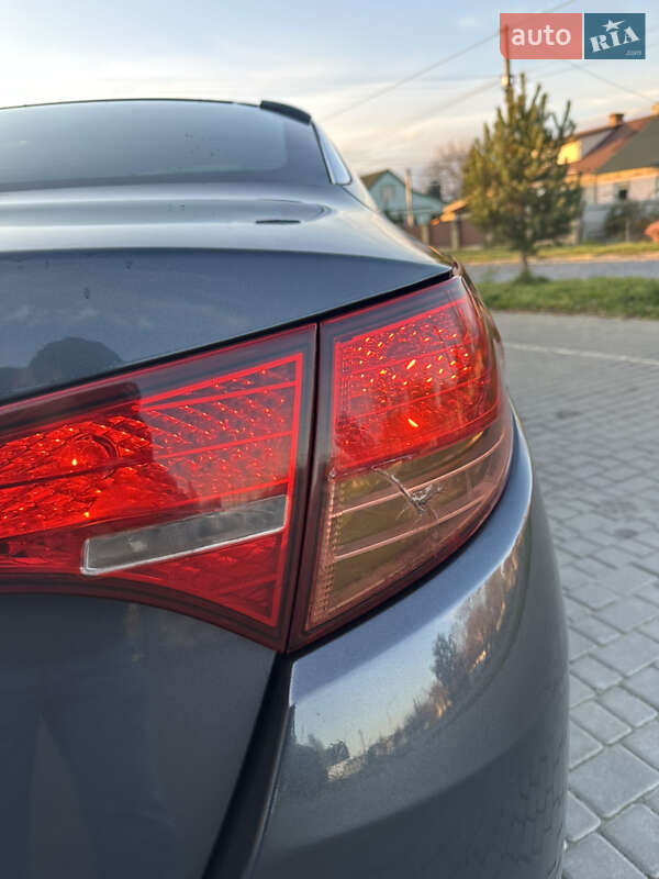Седан Kia Optima 2012 в Полтаві