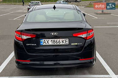 Седан Kia Optima 2013 в Киеве