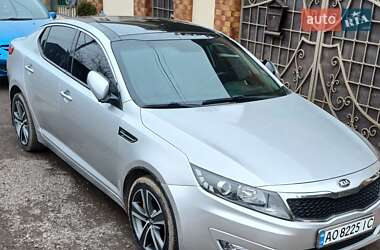 Седан Kia Optima 2012 в Ужгороді