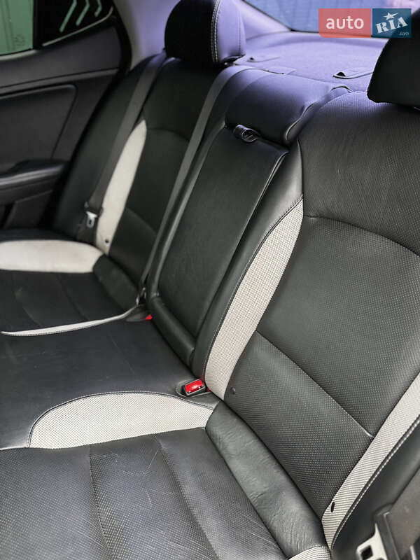 Седан Kia Optima 2011 в Миргороді