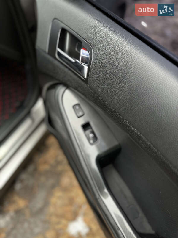 Седан Kia Optima 2011 в Миргороді