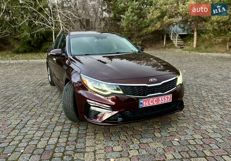 Седан Kia Optima 2018 в Львові