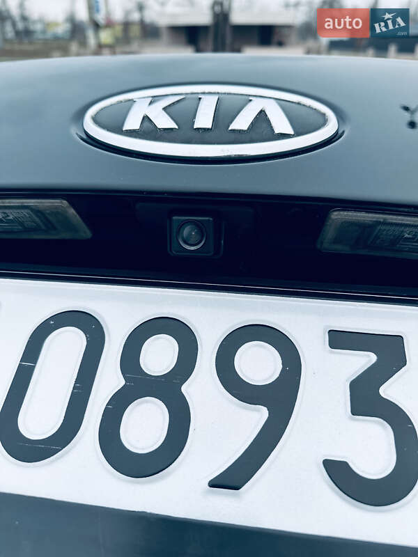 Седан Kia Optima 2011 в Краматорську