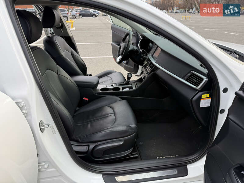 Седан Kia Optima 2019 в Киеве