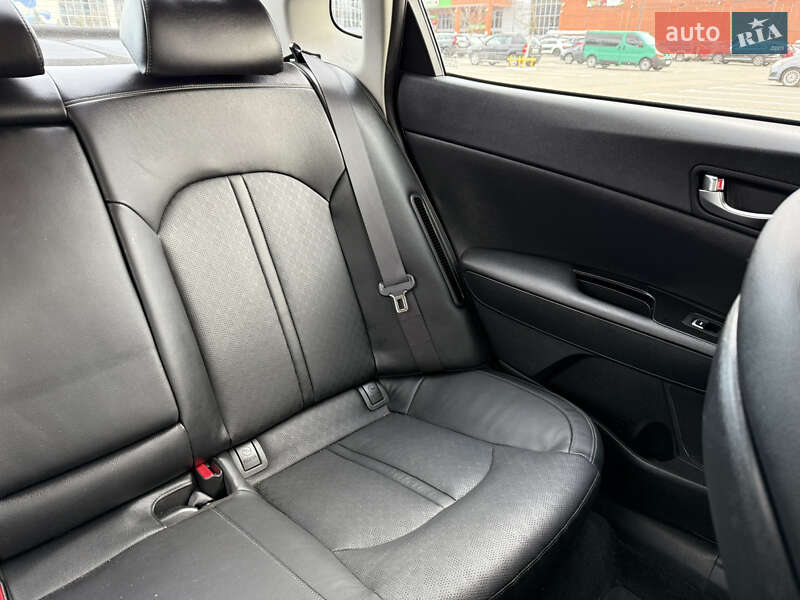 Седан Kia Optima 2019 в Киеве