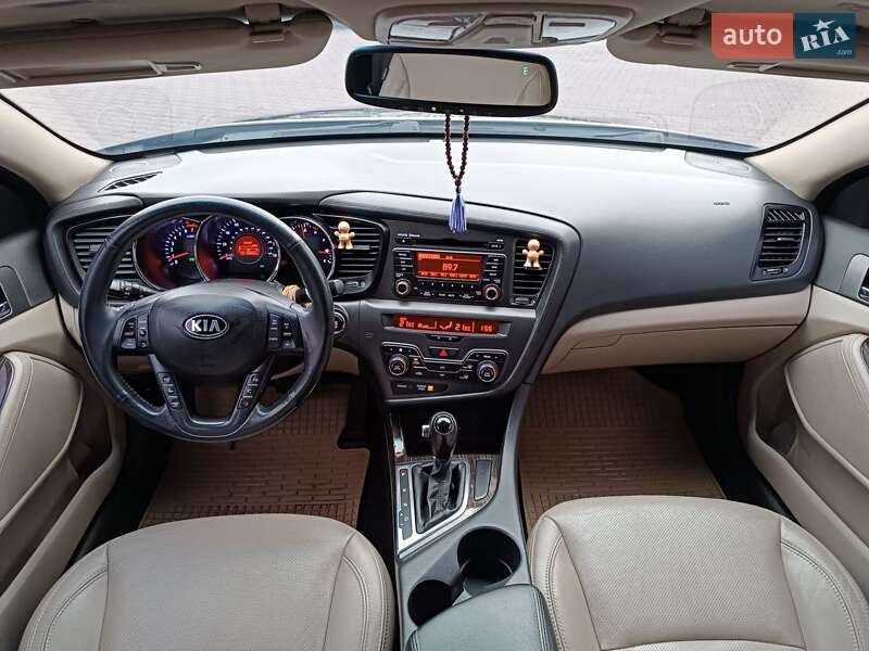 Седан Kia Optima 2012 в 