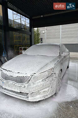 Седан Kia Optima 2014 в 