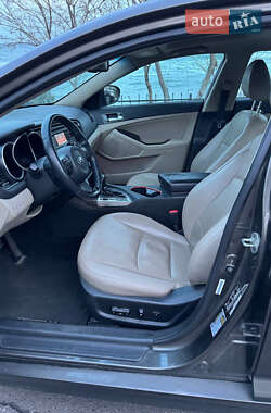 Седан Kia Optima 2014 в 