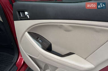 Седан Kia Optima 2013 в 