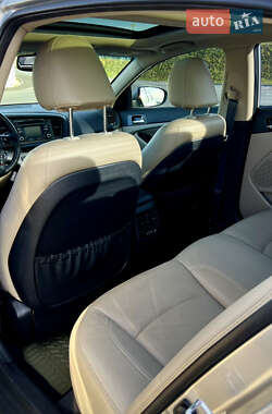 Седан Kia Optima 2012 в 