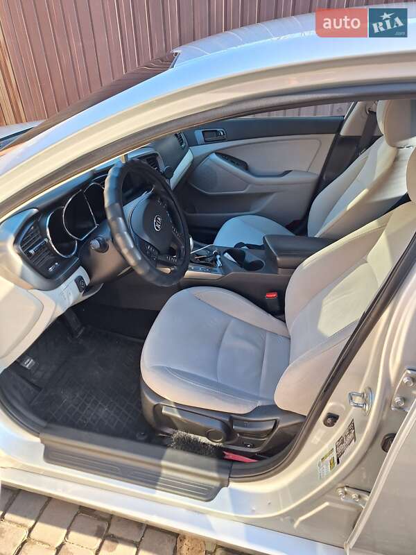 Седан Kia Optima 2012 в Вознесенске
