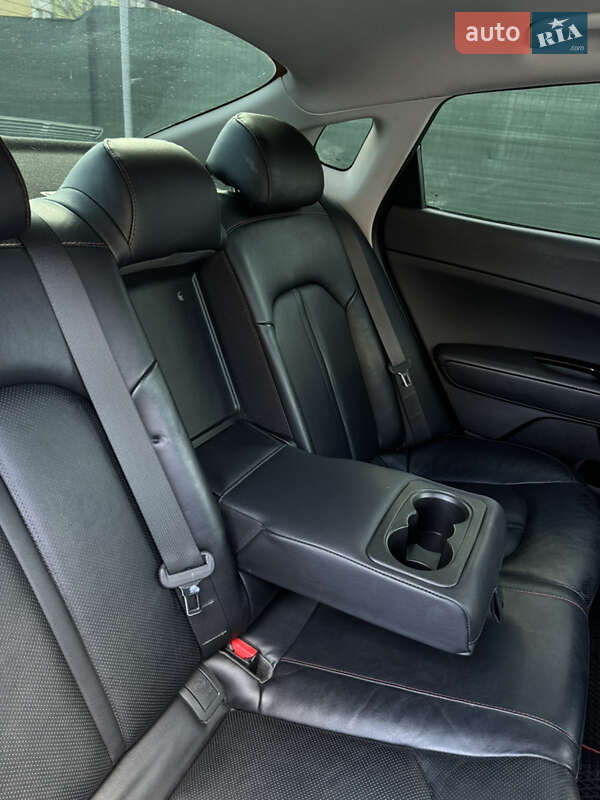 Седан Kia Optima 2016 в Києві