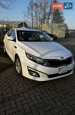 Седан Kia Optima 2015 в 