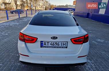 Седан Kia Optima 2015 в Калуше