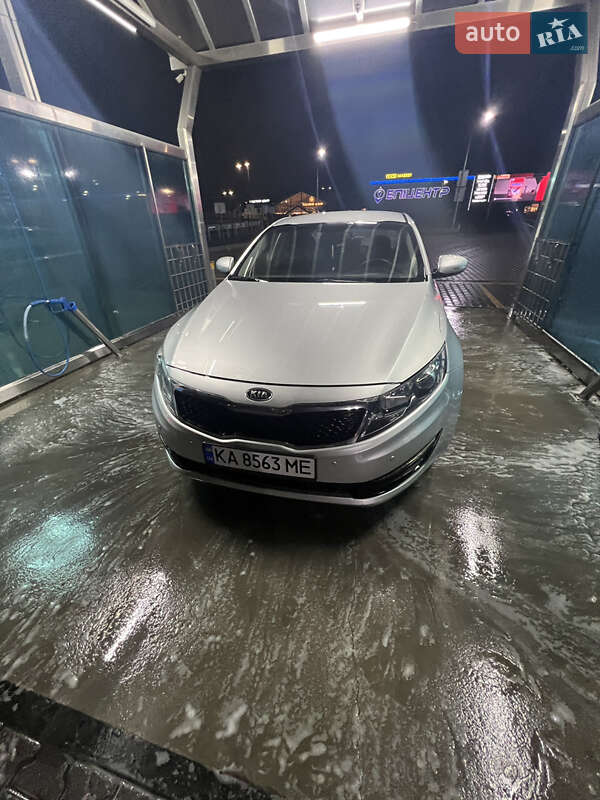 Седан Kia Optima 2011 в Києві