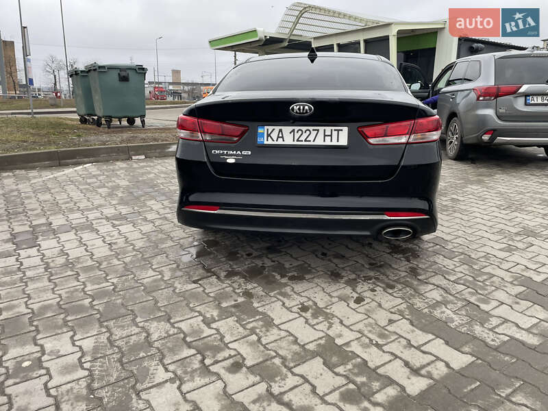 Седан Kia Optima 2016 в Киеве