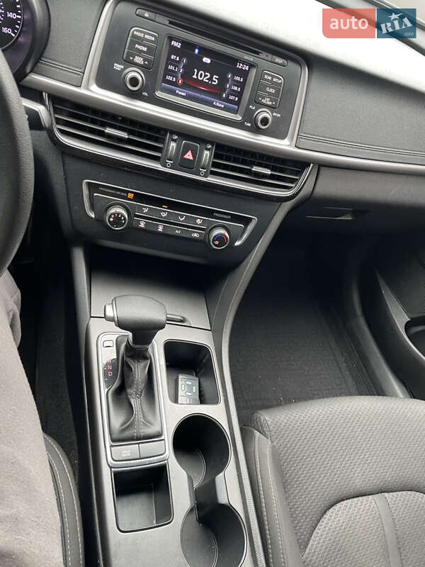 Седан Kia Optima 2016 в Киеве