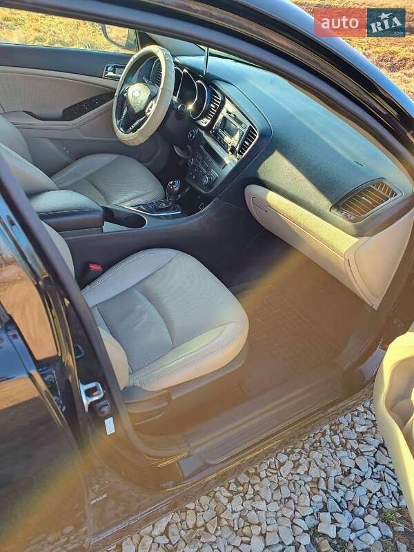 Седан Kia Optima 2012 в Ивано-Франковске