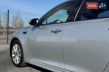 Седан Kia Optima 2016 в 