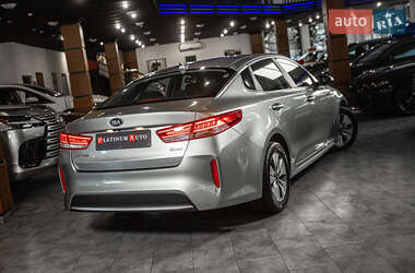 Седан Kia Optima 2017 в 