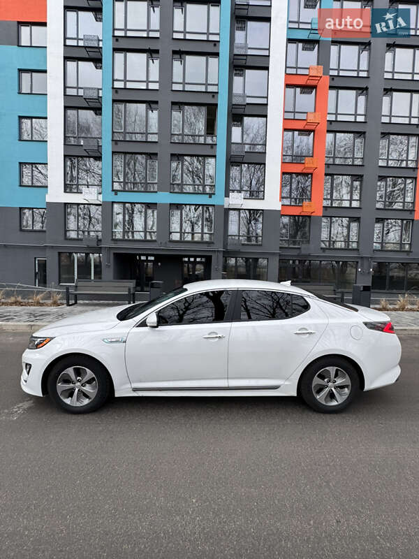 Седан Kia Optima 2014 в Чернигове