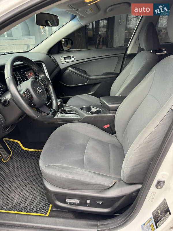 Седан Kia Optima 2014 в Чернигове