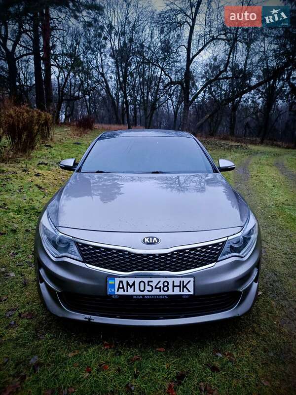 Седан Kia Optima 2016 в Полонному