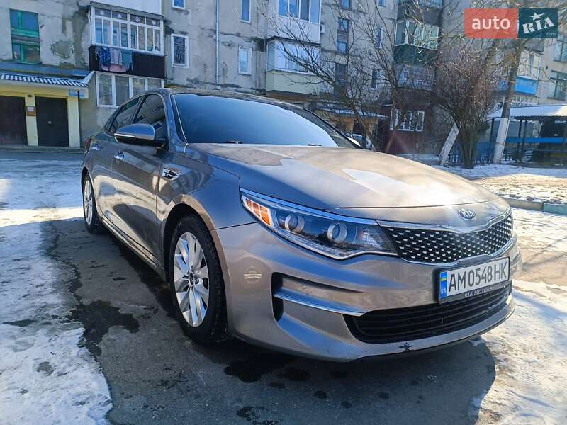 Седан Kia Optima 2016 в Полонному